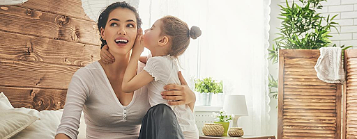 Su lenguaje verbal le permite comunicarse con los adultos