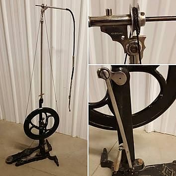 Primer taladro dental mecánico