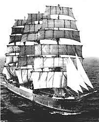 Los barcos de vela adoptaron diversos aparejos y aumentaron la  cantidad de mástiles.