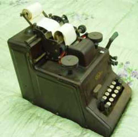 Máquina calculadora mecánica