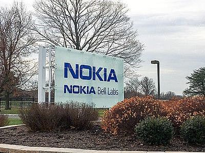 bell labs desarrolla el primer servicio de telefonía móvil