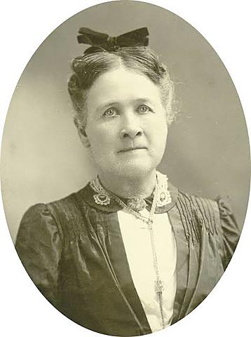 1ra mujer graduada en Odontología