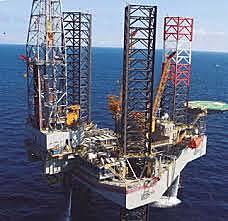 Se substituye el carbón por el petróleo en los buques.