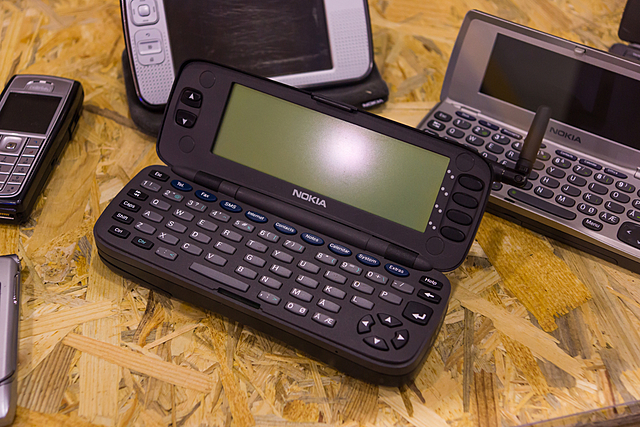 The First mobile phone to access the Internet via Browser