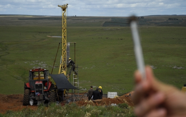 Aratirí evalúa lugar de puerto