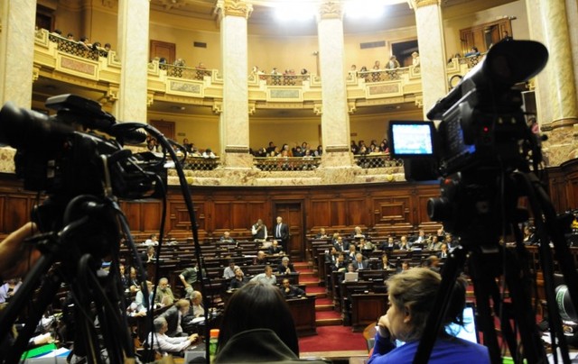 Votaron interpelación a tres ministros por la minera Aratirí