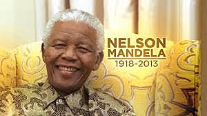Nelson Mandela fallece en su hogar de Johannesburgo tras sufrir una larga infección pulmonar.