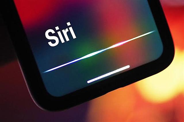 Se lanza el sistema de inteligencia artificial de Apple llamado Siri, que es un asistente personal