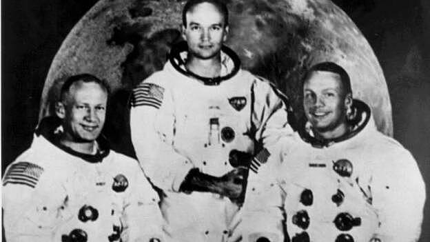 La N.A.S.A. llega a la luna.