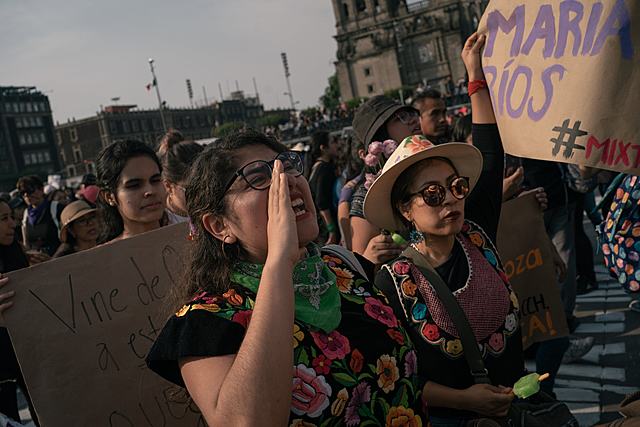Mujeres contra la violencia