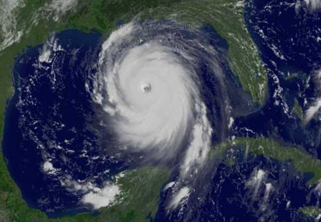 AYUDA POR EL HURACAN KATRINA