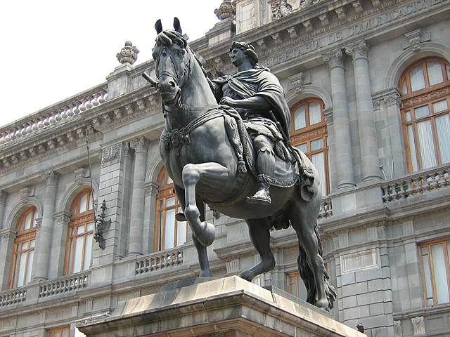 “El Caballito” de Manuel Tolsá