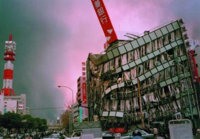 Terremoto en Kobe, Japón (Int)