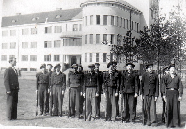 Онование Сланцеперерабатывающего техникума