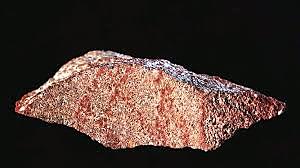 Ciencia: Hallan fragmento de ocre con rayas entrecruzadas de hace 73 000 años el cual puede ser el dibujo más antiguo del mundo