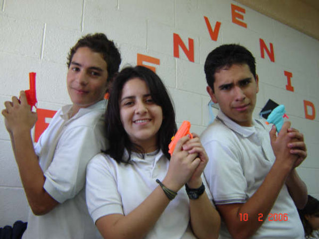 Entro al Guatemalteco Bilingue