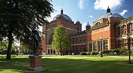 Timeline: Escuela de Birmingham y El Estructuralismo