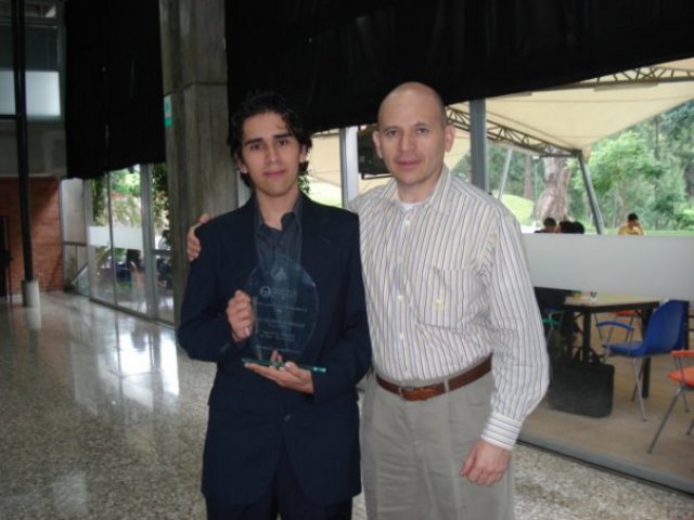 Premio a la Excelencia Academica URL