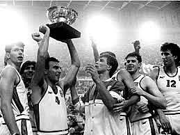 Incluye el Baloncesto masculino en el programa Olímpico