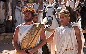 Filipo II se convierte en el rey de Macedonia.