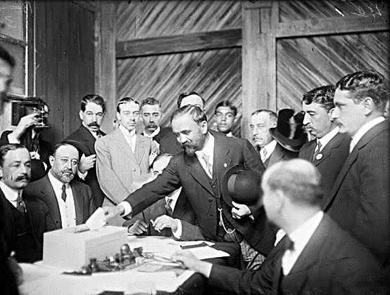 INICIO DE LA REVOLUCIÓN