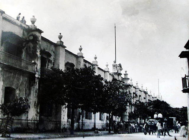 Creación de los Consulados de Veracruz y Guadalajara.