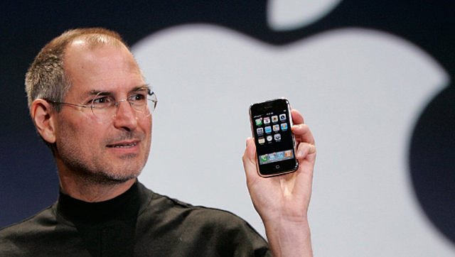Apple revolutionizes mobile phones with the iPhone