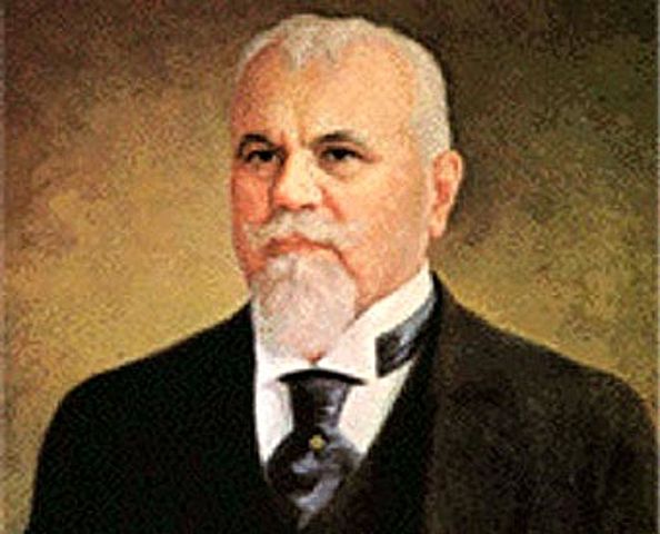 En el mes de Abril, Justo Sierra presentó, primero, la Ley Constitutiva de la Escuela Nacional de Altos Estudios, que formaría parte de la Universidad; después, el día 26 del mismo mes, el proyecto para la fundación de la Universidad Nacional.