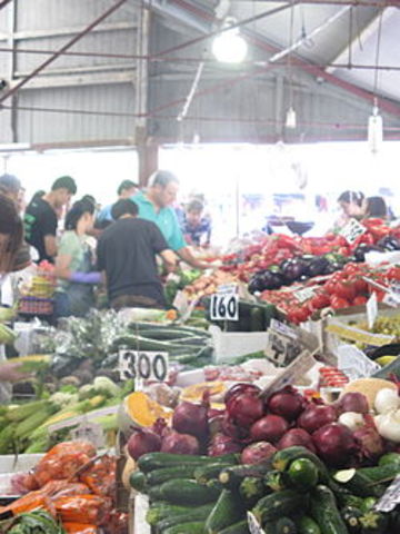 queen vic market founded