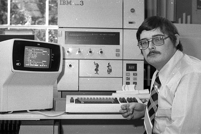 IBM comienza a vender paquetes de software