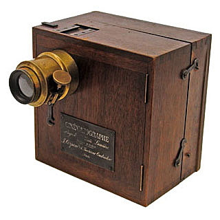 La llegada del cine, otra influencia francesa.