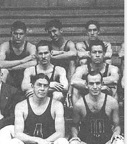 Primer juego oficial