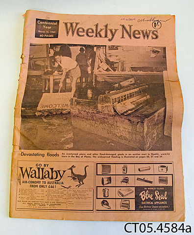 Газета "News Weekly"