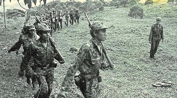 Surgimiento de las guerrillas comunistas.