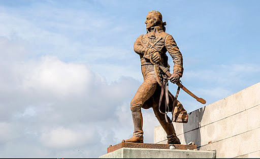 INICIA CARRERA MILITAR