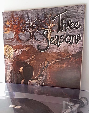 Life's Road de Three Seasons