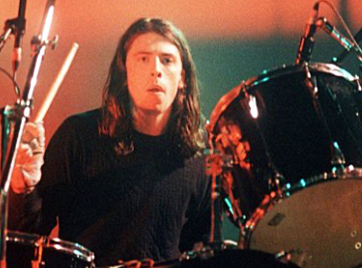 Dave Grohl joins the band “Scream” 1986