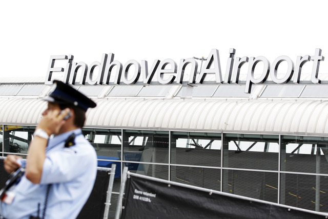 Eindhoven: Marechaussee schiet bij aanhouding Pool op Eindhoven Airport