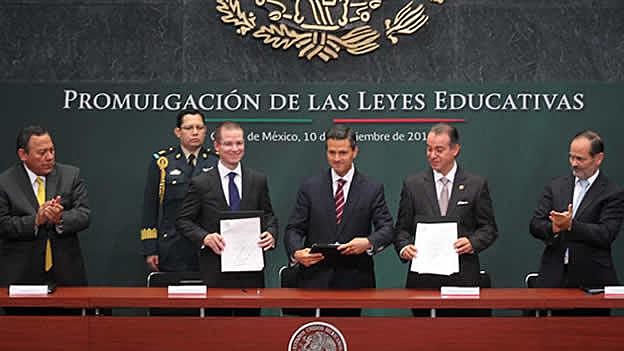 Firma de Pacto por México