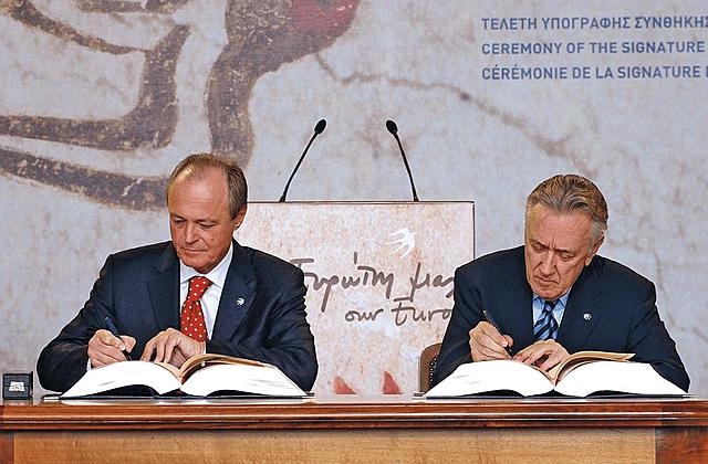 Magyarország aláírja a csatlakozási szerződést az Európai Unióhoz