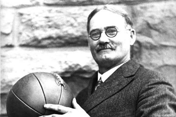 James Naismith invento el basquetbol