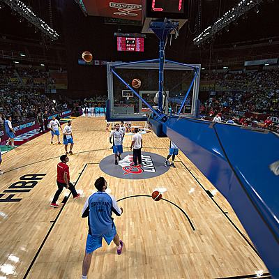 Timeline: Historia del baloncesto por Miranda Jaso