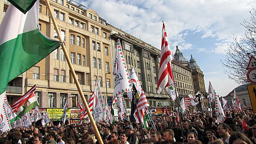 További erősödés