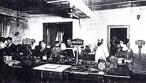 Création de la première agence de presse au monde, l'agence française HAVAS