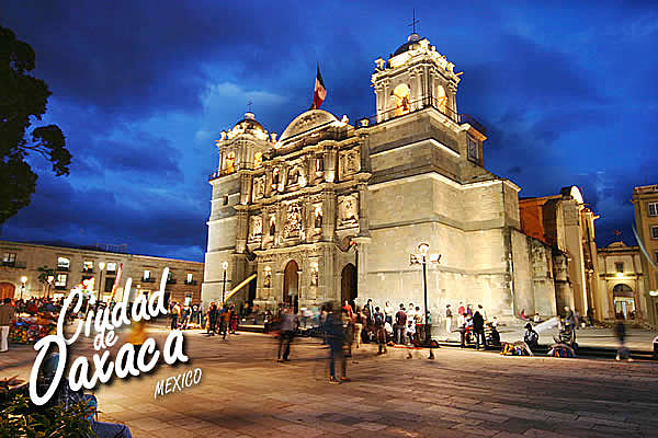 En mayo de 2001, en la ciudad de Oaxaca, academicos, medios de comunicación y ciudadanía, exigen la inclusión en la agenda pública de una ley de información que derivó en la llamada Declaración de Oaxaca