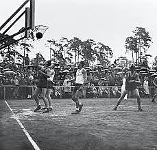 Primer evento oficial.