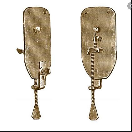 Anton Van Leeuwenhoek improves telescope