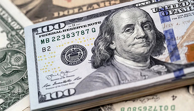 Decretaron la inconvertibilidad del dolar de los billetes del banco