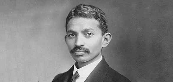 Gandhi becomes a Barrister