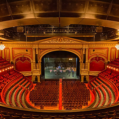 Timeline: Die Geschichte des Theaterstück